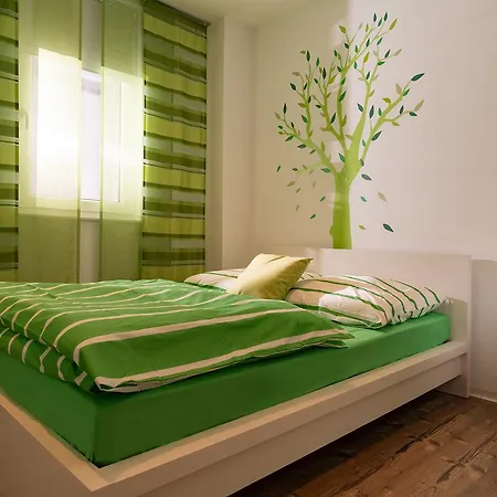 Tom's 2 Διαμέρισμα *